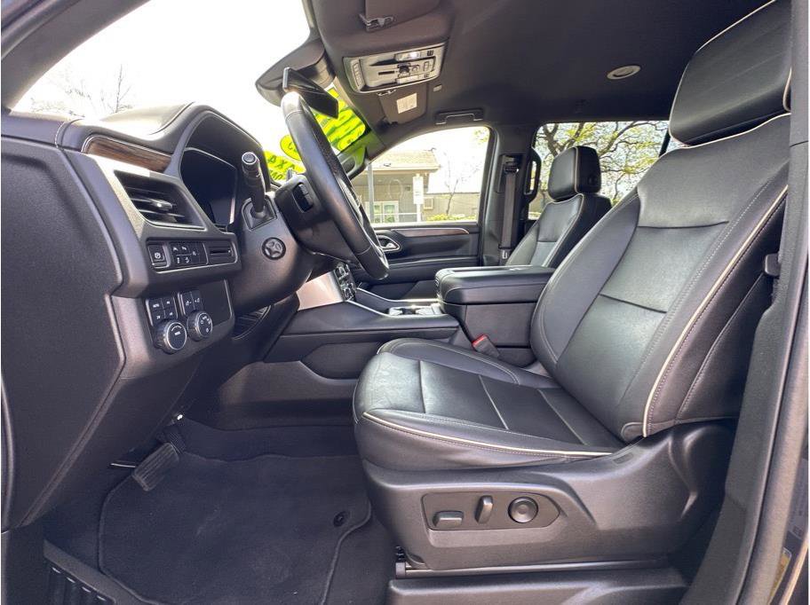 Used 2023 Chevrolet Suburban Premier image 15