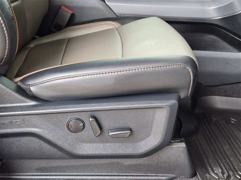 Used 2025 Ford F150 Lariat w/ FX4 Off-Road Package image 28