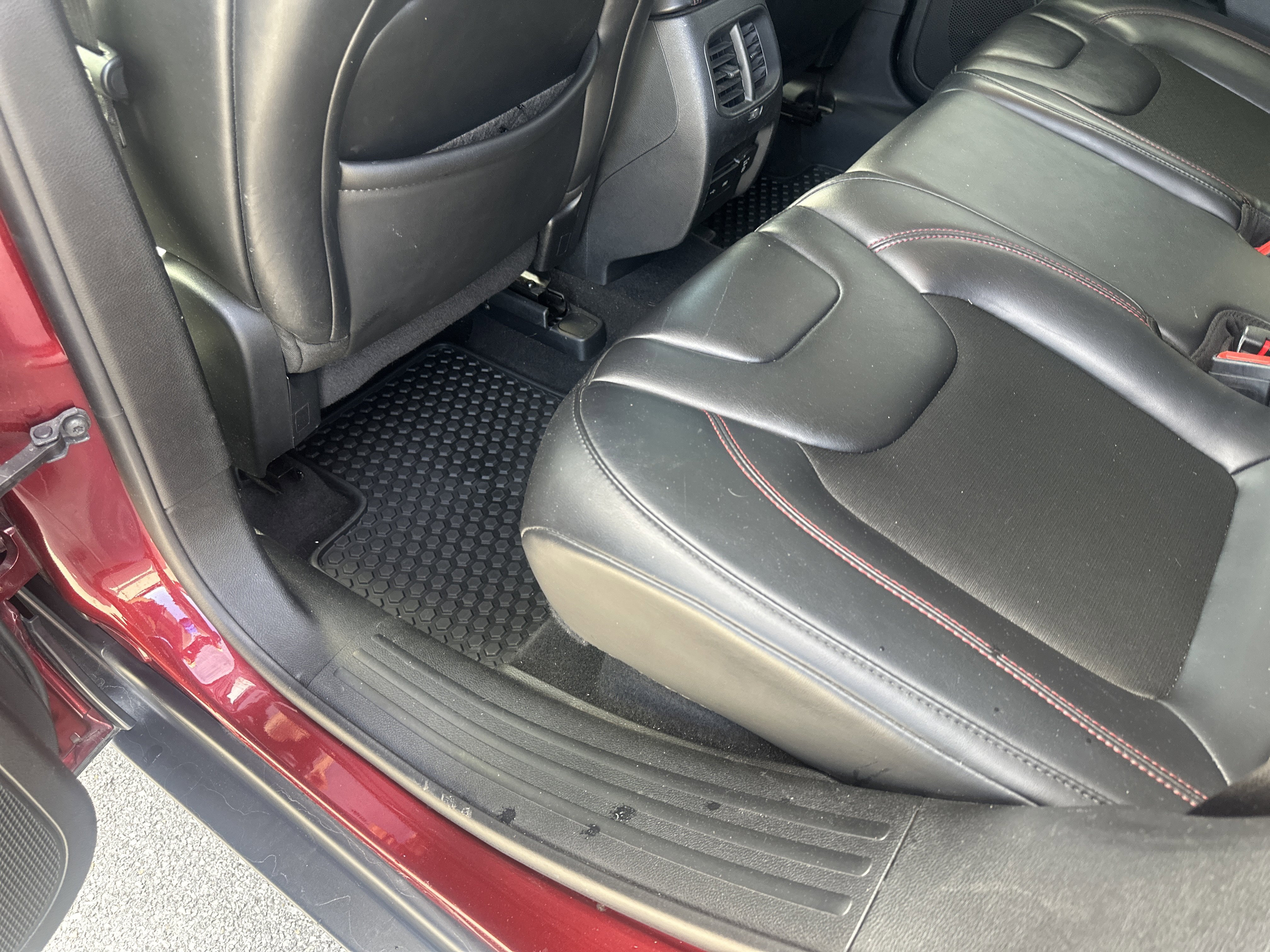 Used 2019 Jeep Cherokee Trailhawk w/ Comfort/Convenience Group image 18