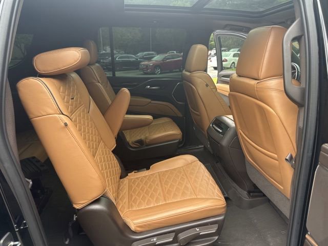 Used 2021 Cadillac Escalade ESV Sport w/ Driver Assist Tech Package AWD/4WD image 16