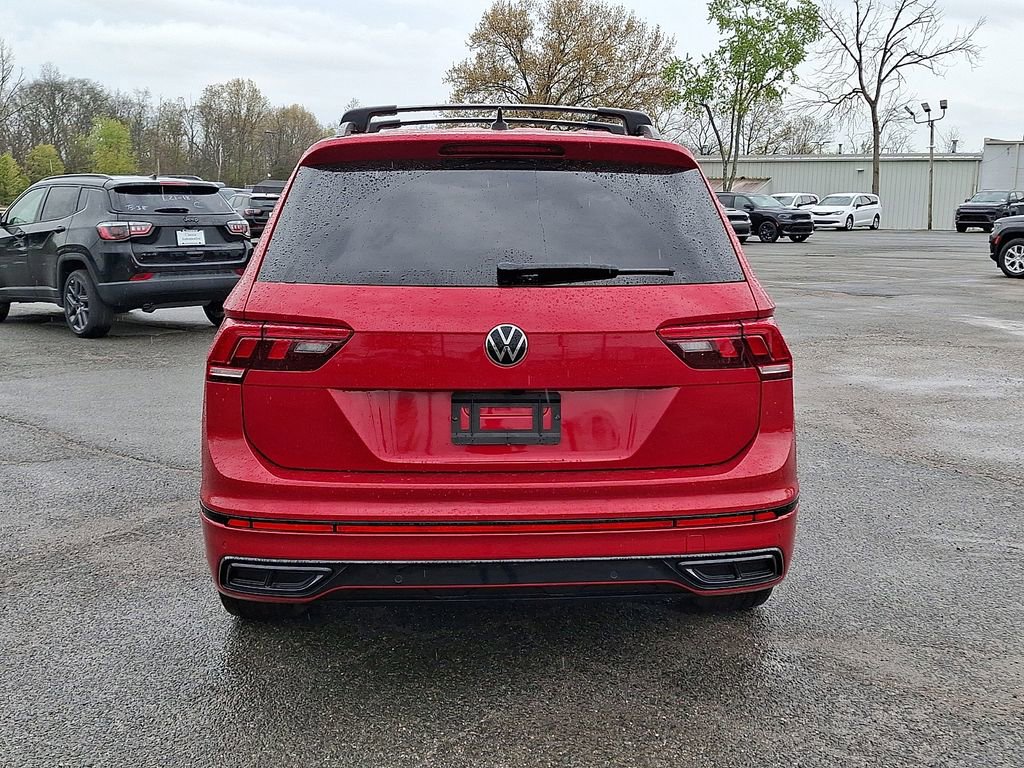 Used 2024 Volkswagen Tiguan SE R-Line AWD/4WD image 8