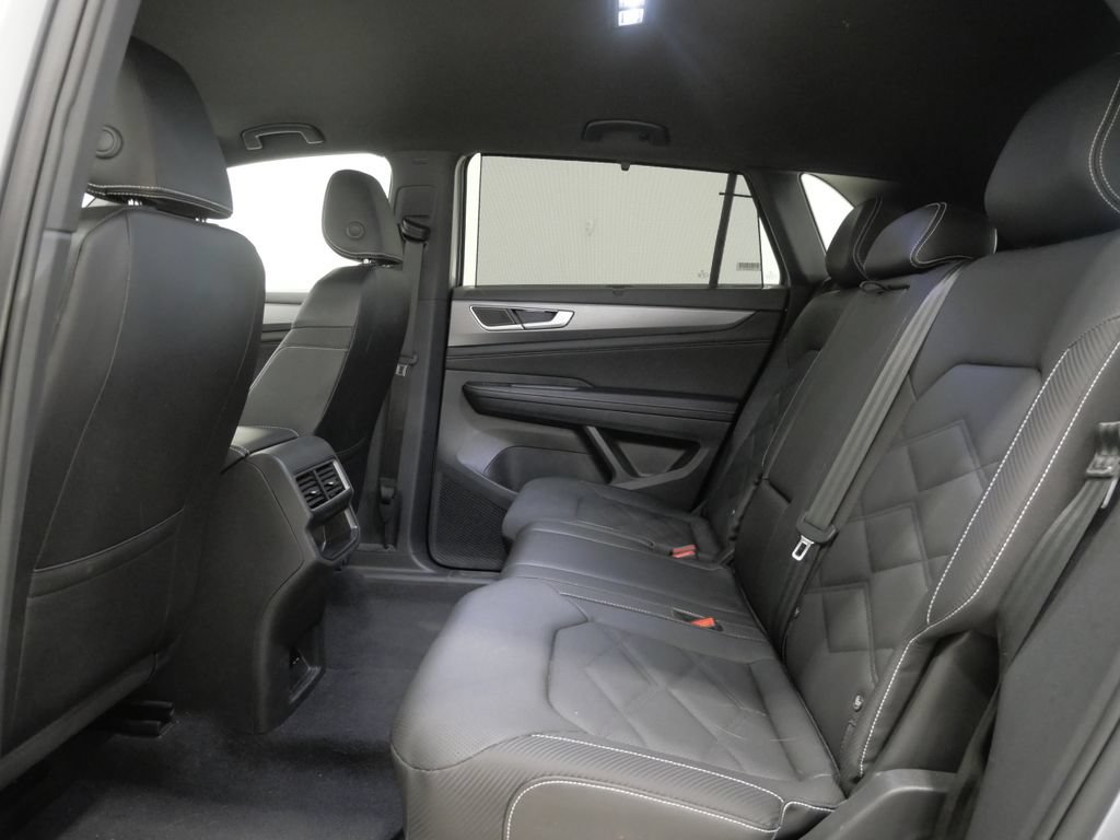 Used 2025 Volkswagen Atlas Cross Sport SE AWD/4WD image 22