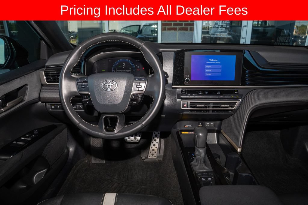 Used 2025 Toyota Camry SE w/ Convenience Package FWD image 6