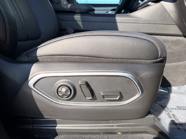 New 2026 Jeep Grand Wagoneer Limited AWD/4WD image 32
