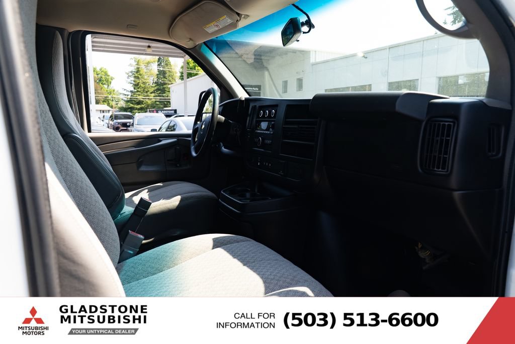 Used 2015 Chevrolet Express 2500 LT w/ LT Preferred Equipment Group RWD image 22
