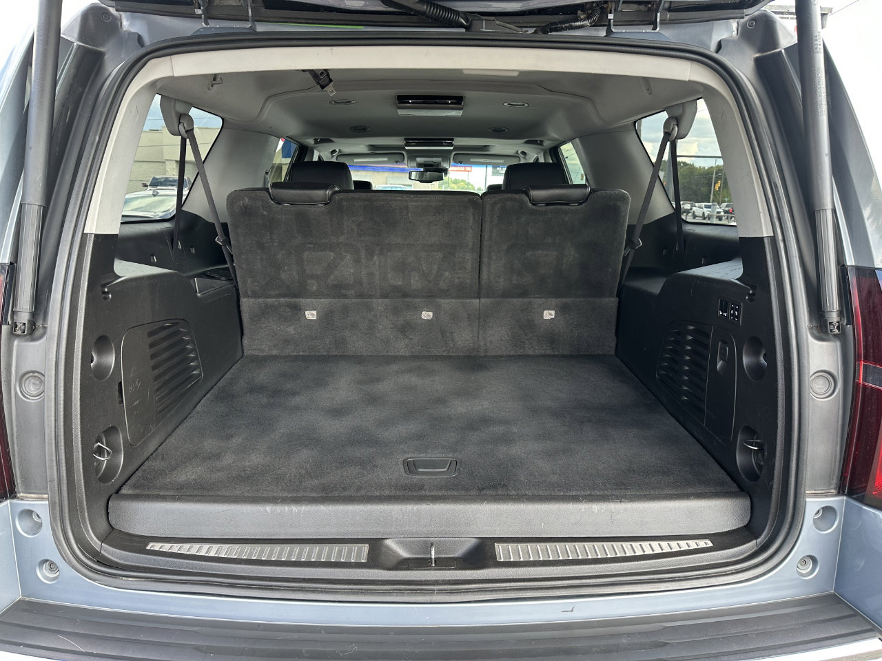 Used 2016 Chevrolet Suburban LTZ image 11