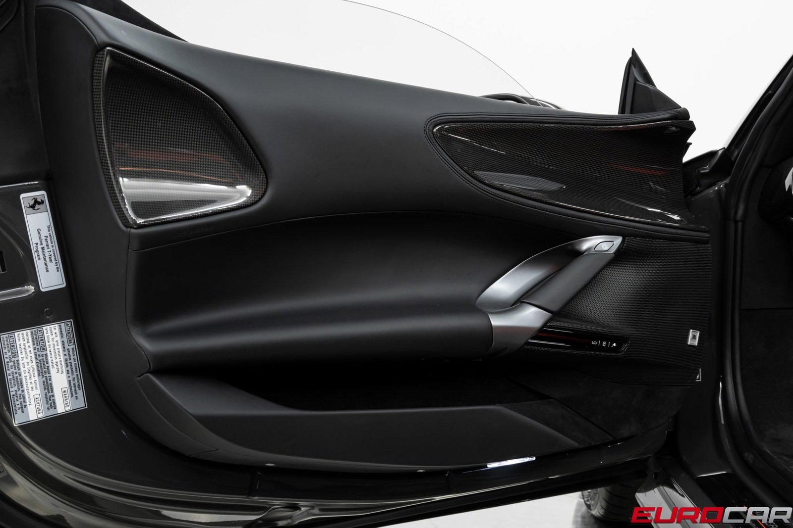 Used 2024 Ferrari SF90 Spider image 33