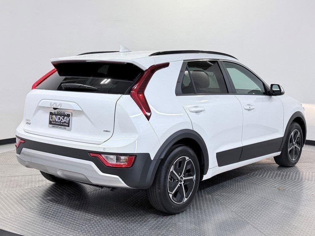 Used 2023 Kia Niro EX image 6