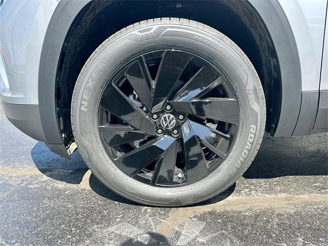 New 2025 Volkswagen Atlas SE image 33