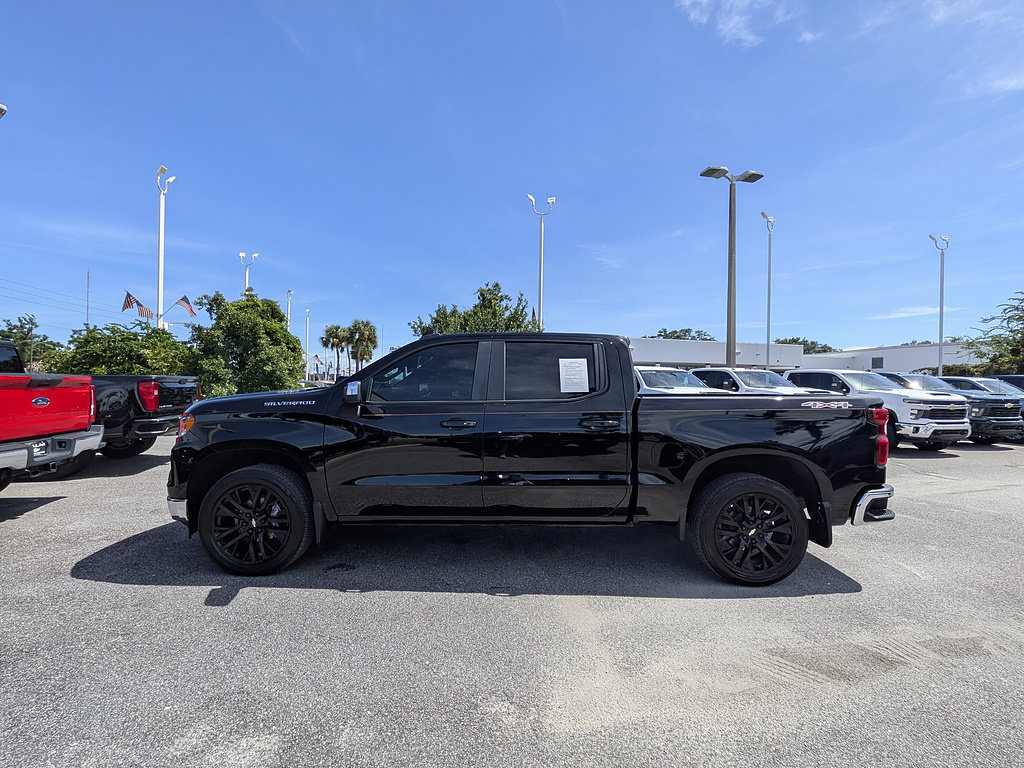 Used 2023 Chevrolet Silverado 1500 LT AWD/4WD image 6