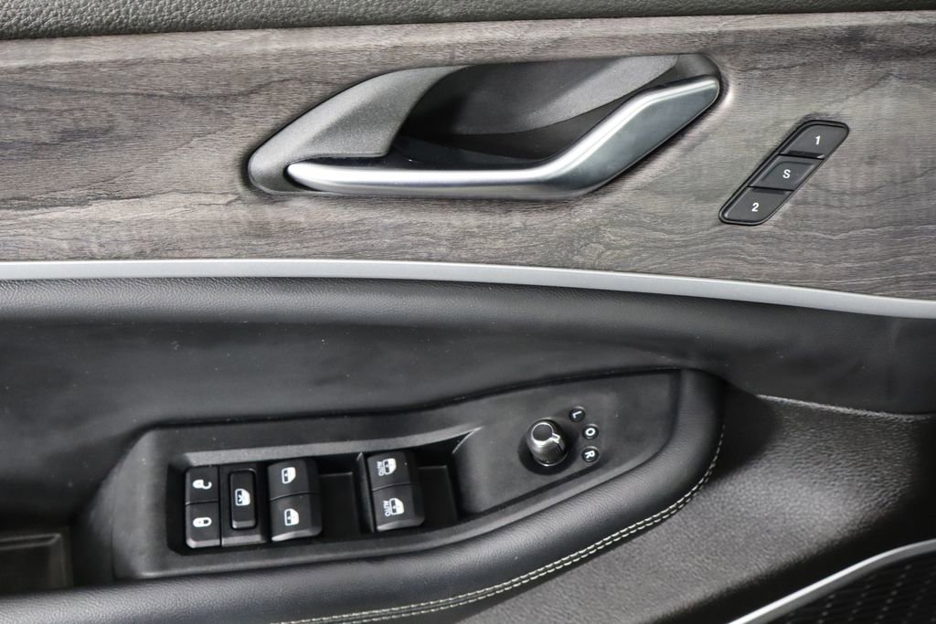 Used 2023 Jeep Grand Cherokee Limited RWD image 20