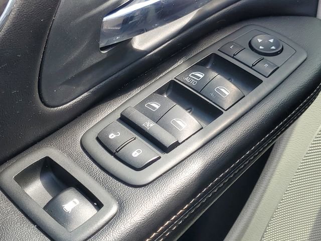 Used 2012 Chrysler Town & Country Touring w/ Entertainment Group #1 FWD image 13