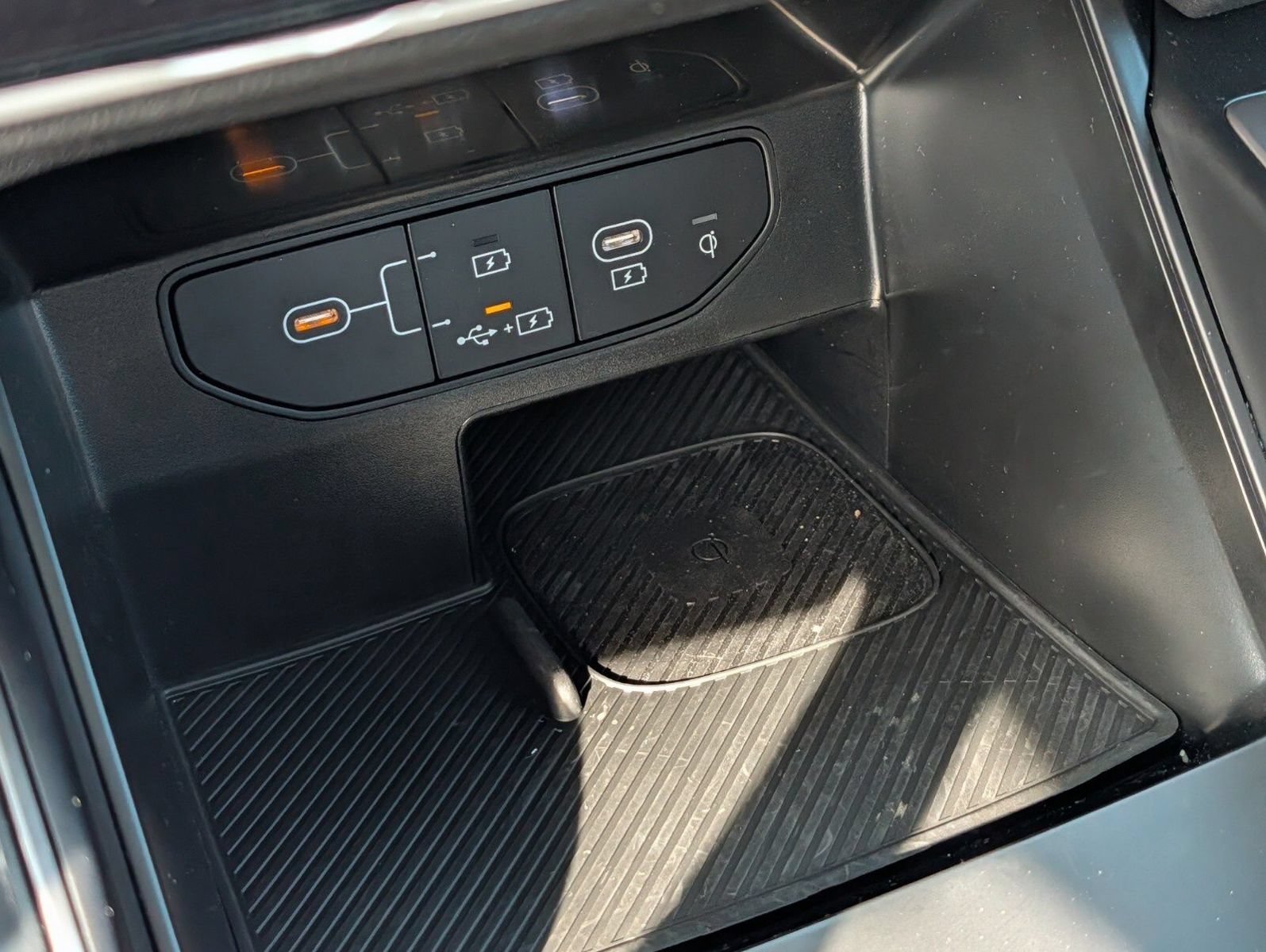 Used 2025 Kia Sorento S w/ Panoramic Sunroof Package FWD image 11
