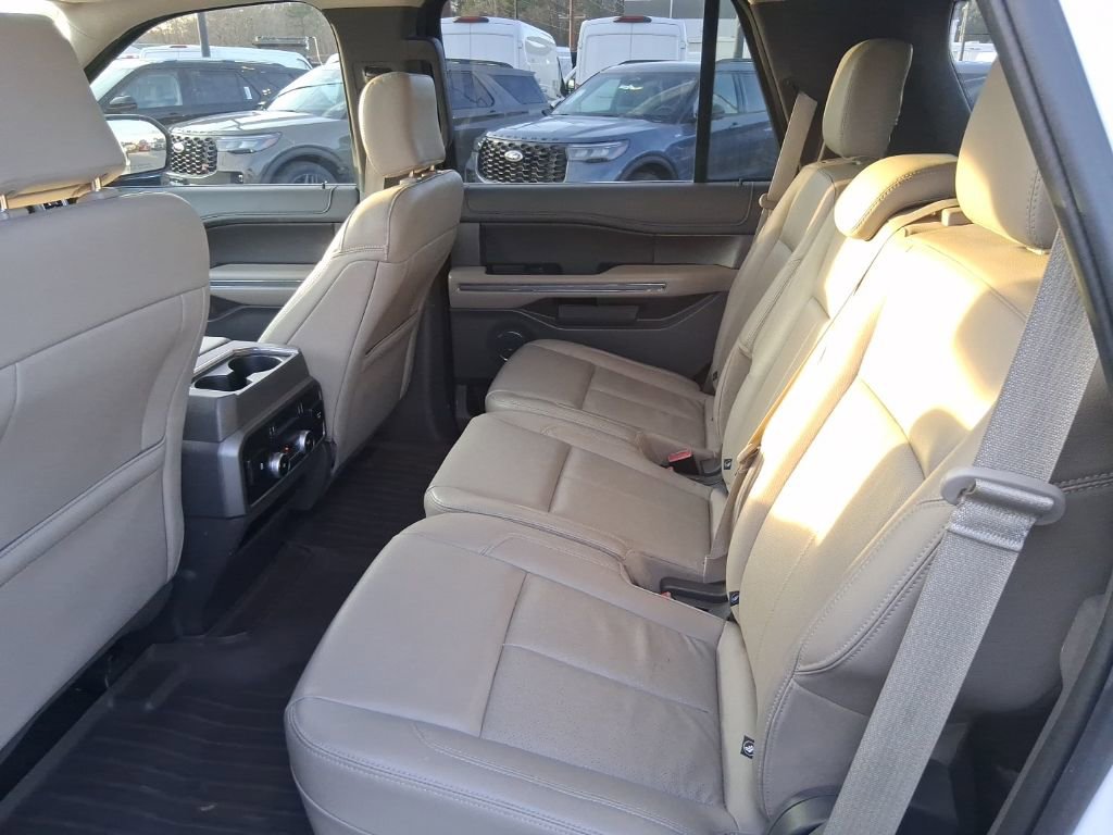 Used 2020 Ford Expedition XLT w/ Equipment Group 202A image 9