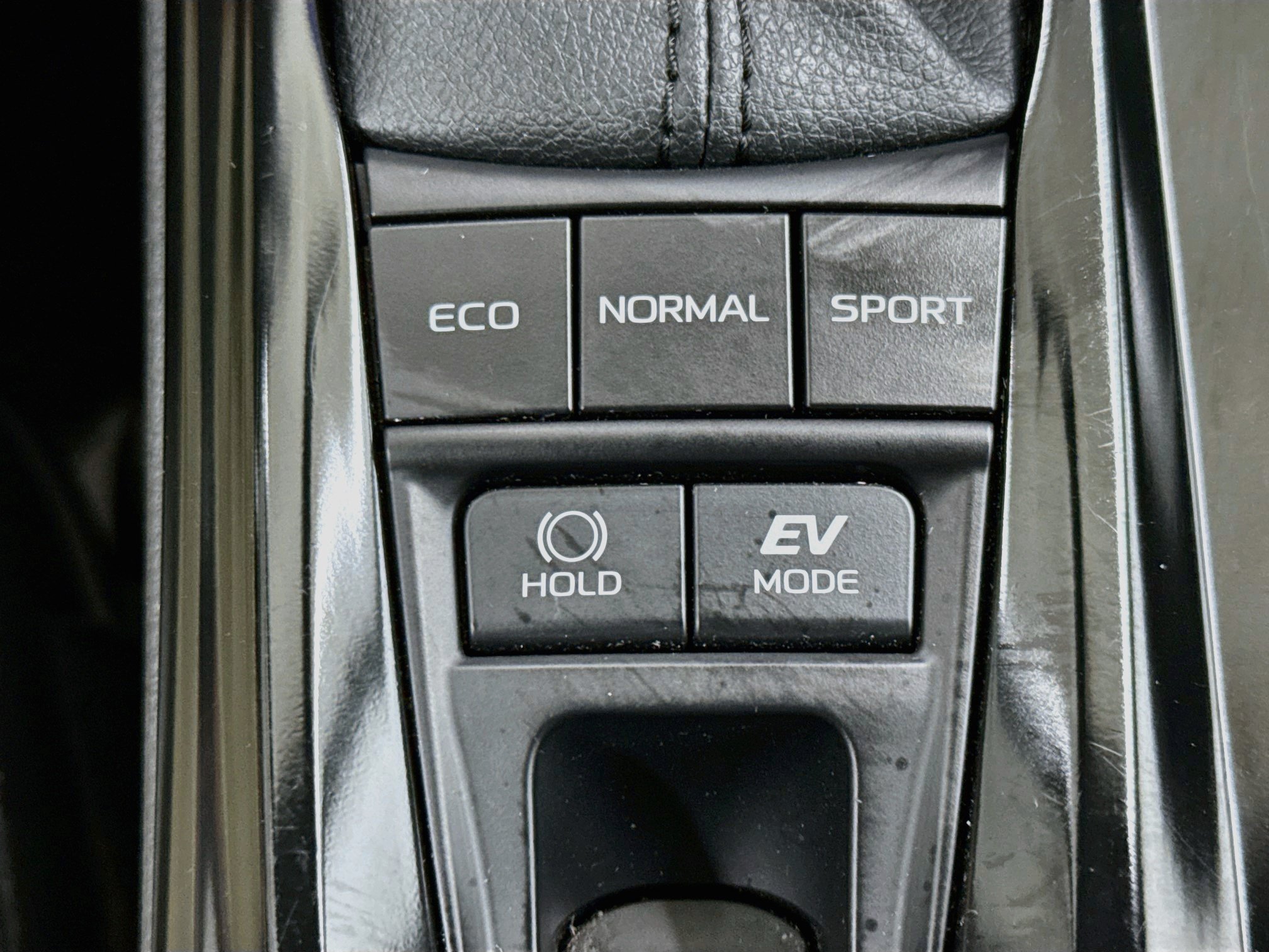 Used 2025 Toyota Camry SE FWD image 26