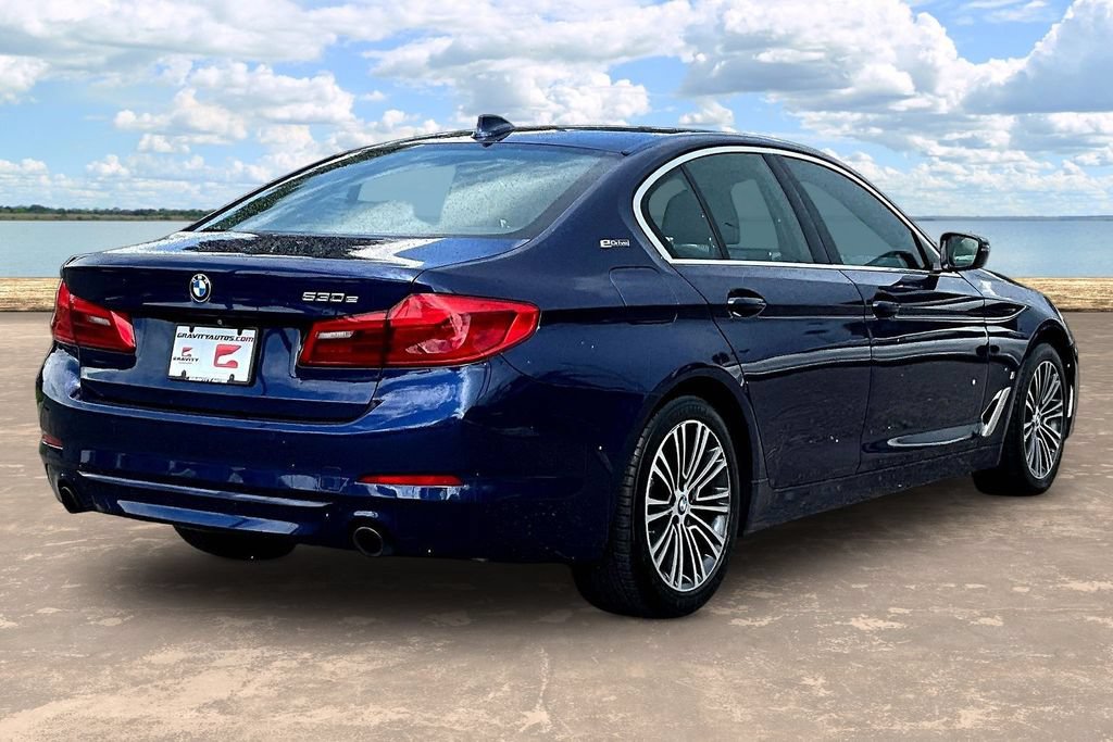 Used 2019 BMW 530e xDrive w/ Luxury Seating Package AWD/4WD image 4