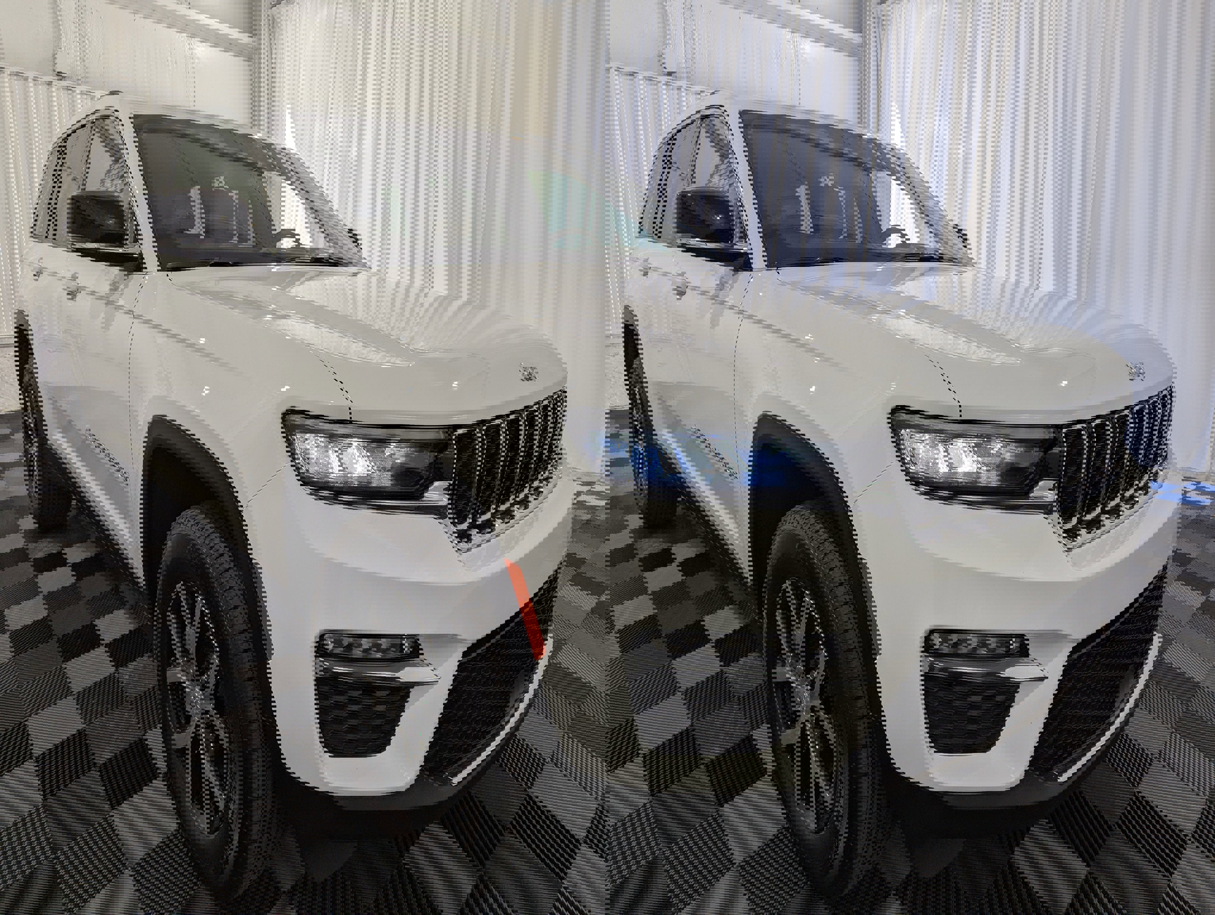 Used 2024 Jeep Grand Cherokee Limited image 5