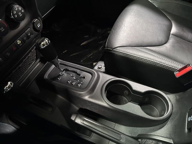 Used 2016 Jeep Wrangler Unlimited Rubicon image 17