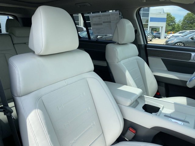 Used 2024 Hyundai Santa Fe Limited image 49