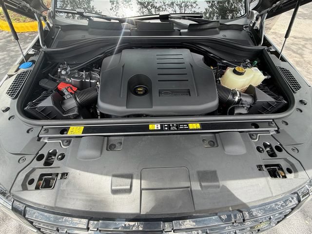 Used 2025 Land Rover Range Rover Sport SE AWD/4WD image 23