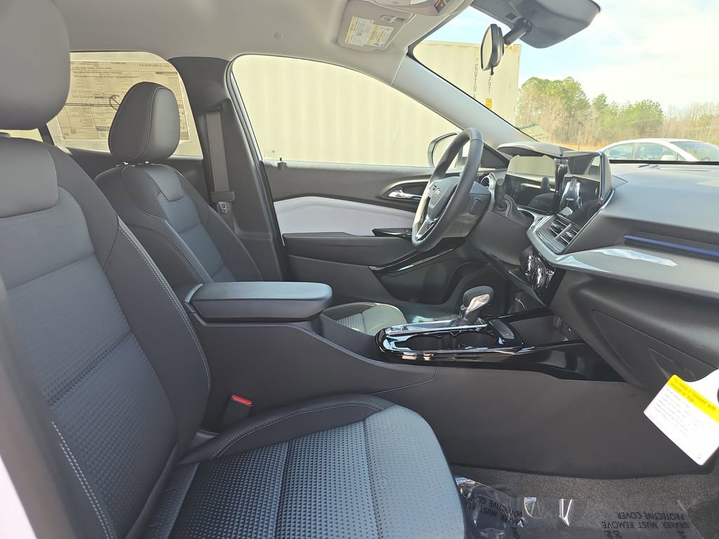 New 2026 Chevrolet Trax LT w/ Driver Confidence Package FWD image 10