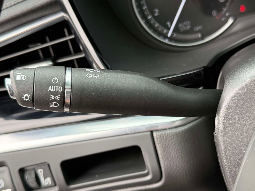 Used 2025 Cadillac XT6 Premium Luxury image 31