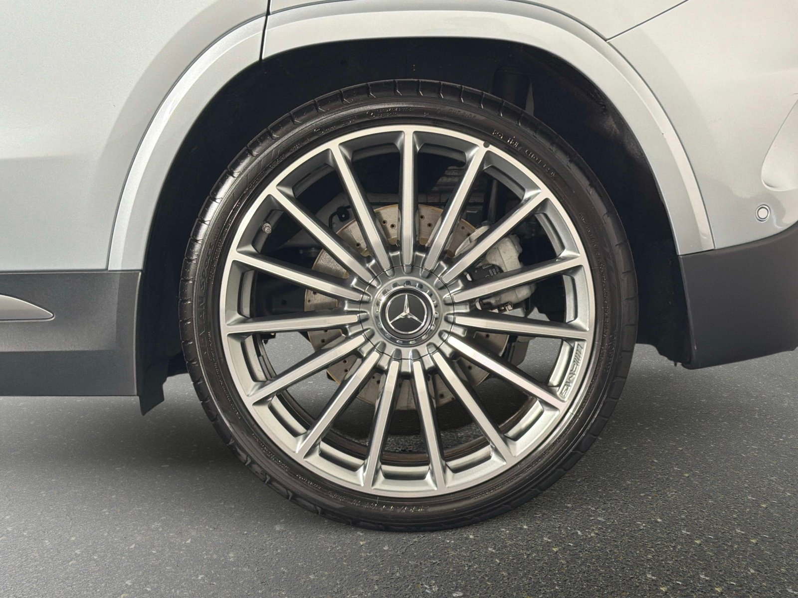 Used 2024 Mercedes-Benz GLA 35 AMG 4MATIC w/ Exclusive Package image 12