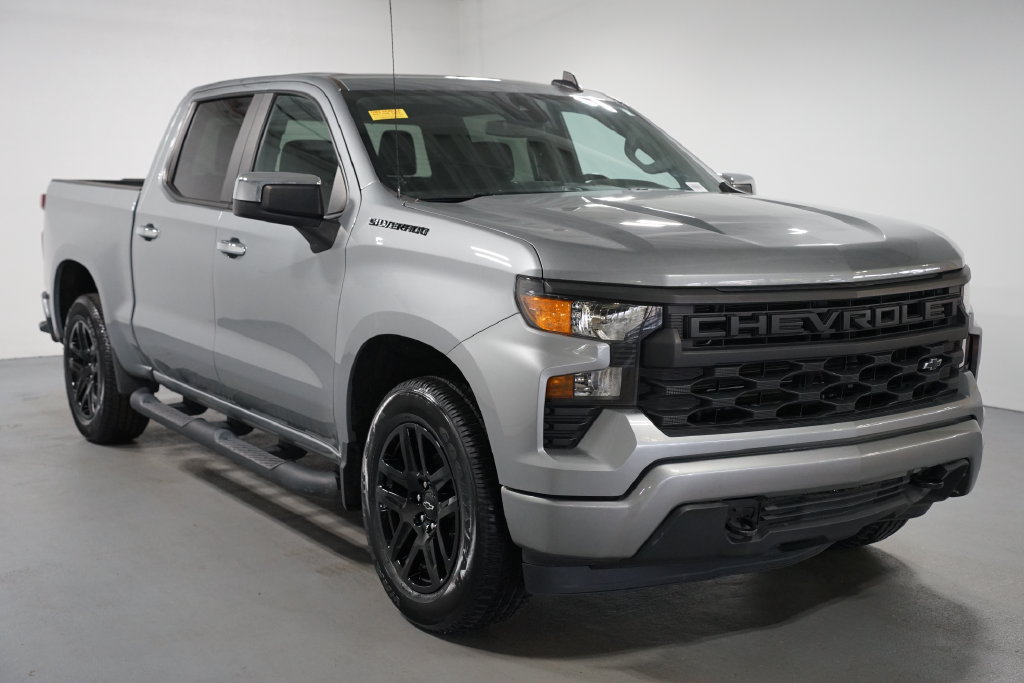 Used 2024 Chevrolet Silverado 1500 Custom w/ Turbomax Blackout Package RWD image 3