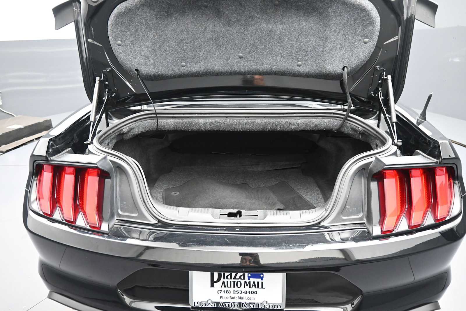 Used 2019 Ford Mustang Convertible RWD image 23