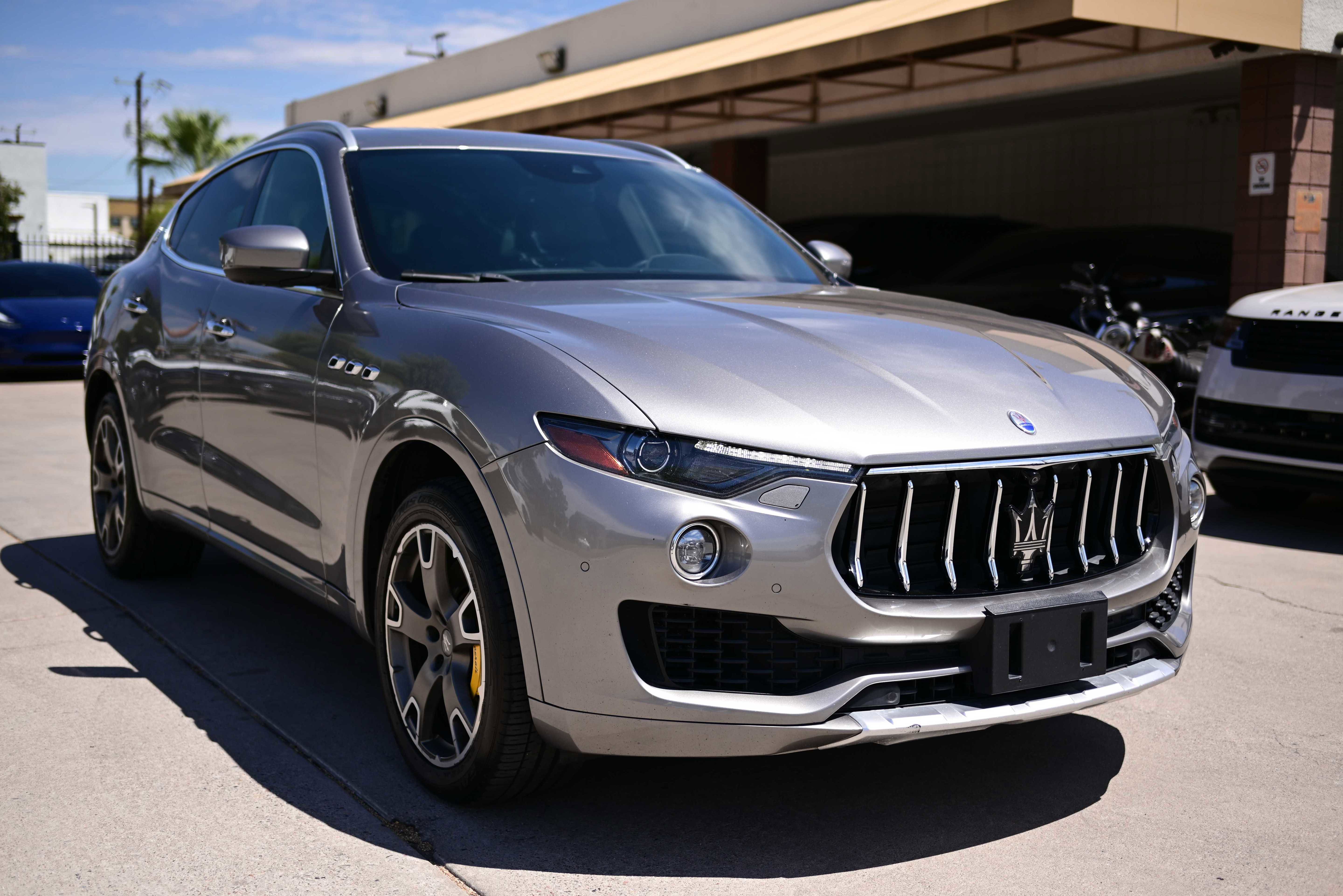 Used 2017 Maserati Levante S image 3