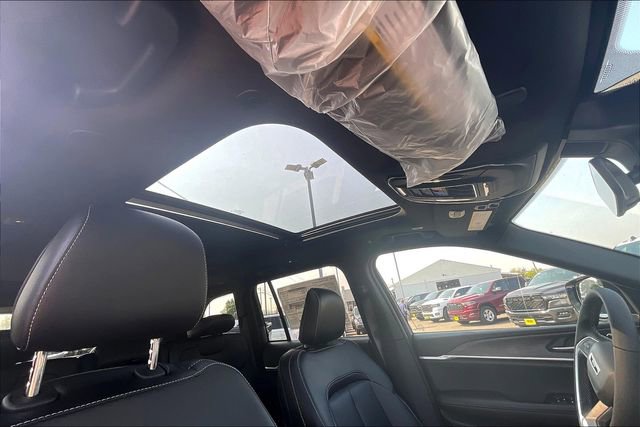 New 2025 Jeep Grand Cherokee Limited image 21