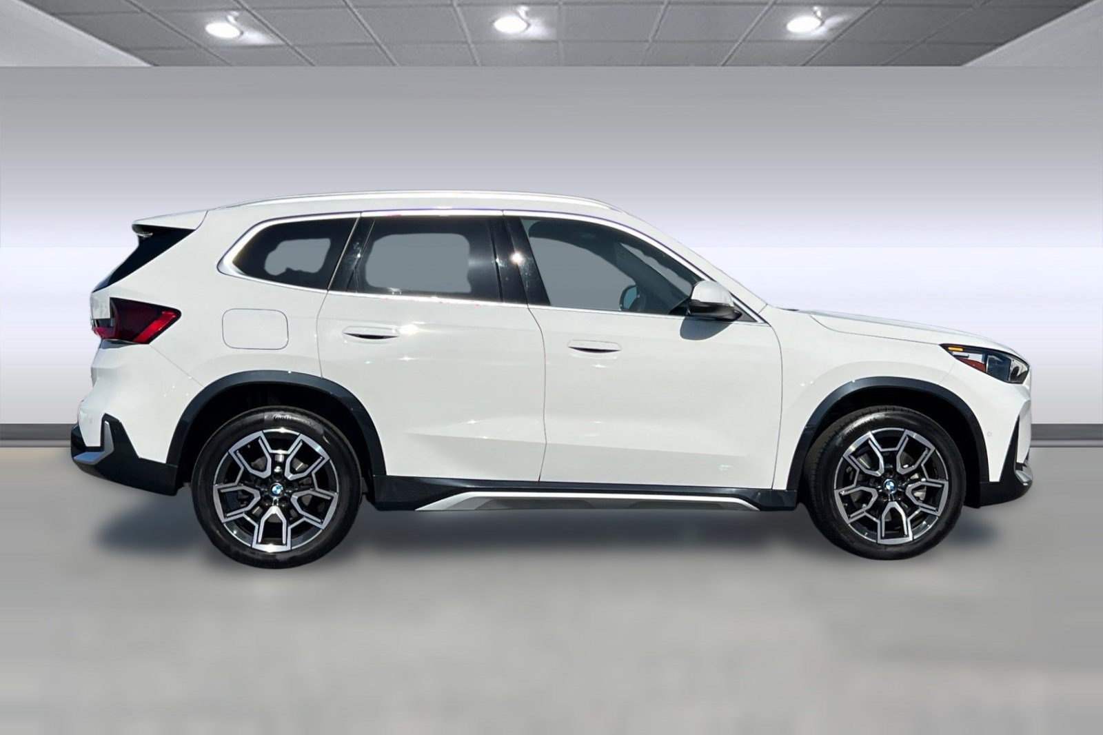 Used 2025 BMW X1 xDrive28i w/ Convenience Package AWD/4WD image 7