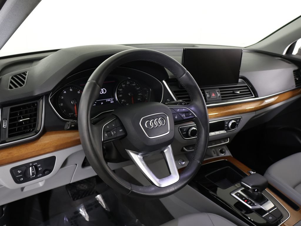 Used 2023 Audi Q5 2.0T Premium w/ Convenience Package AWD/4WD image 27
