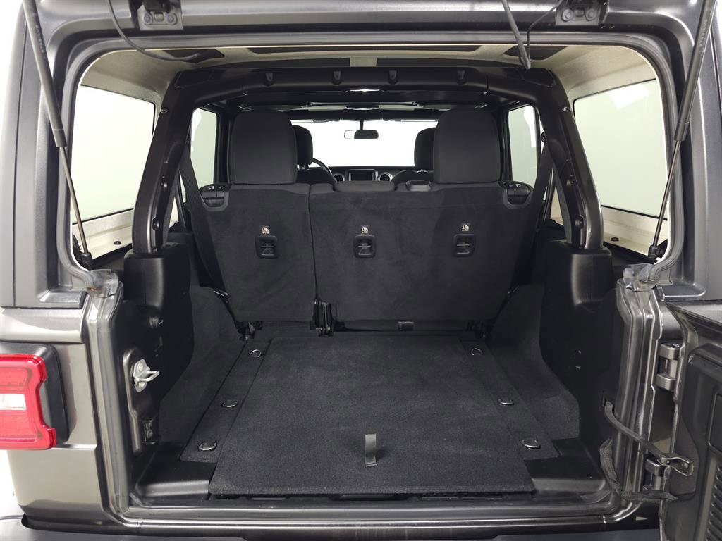 Used 2018 Jeep Wrangler Unlimited Sahara w/ Dual Top Group image 8