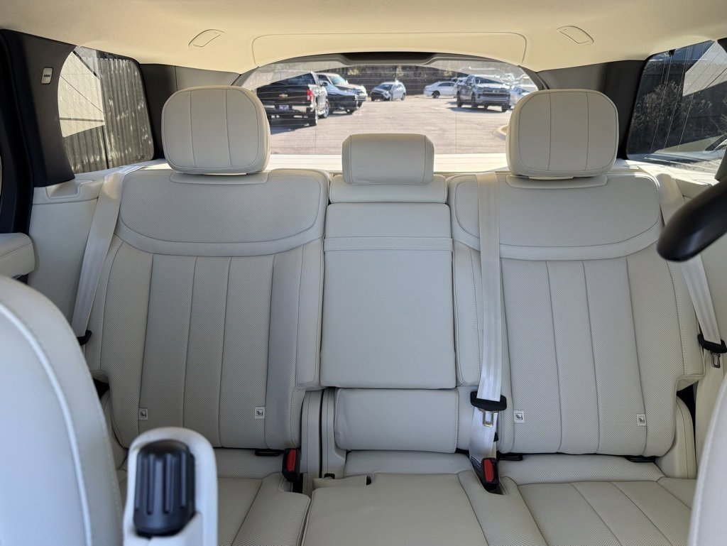 New 2026 Land Rover Range Rover SE image 32