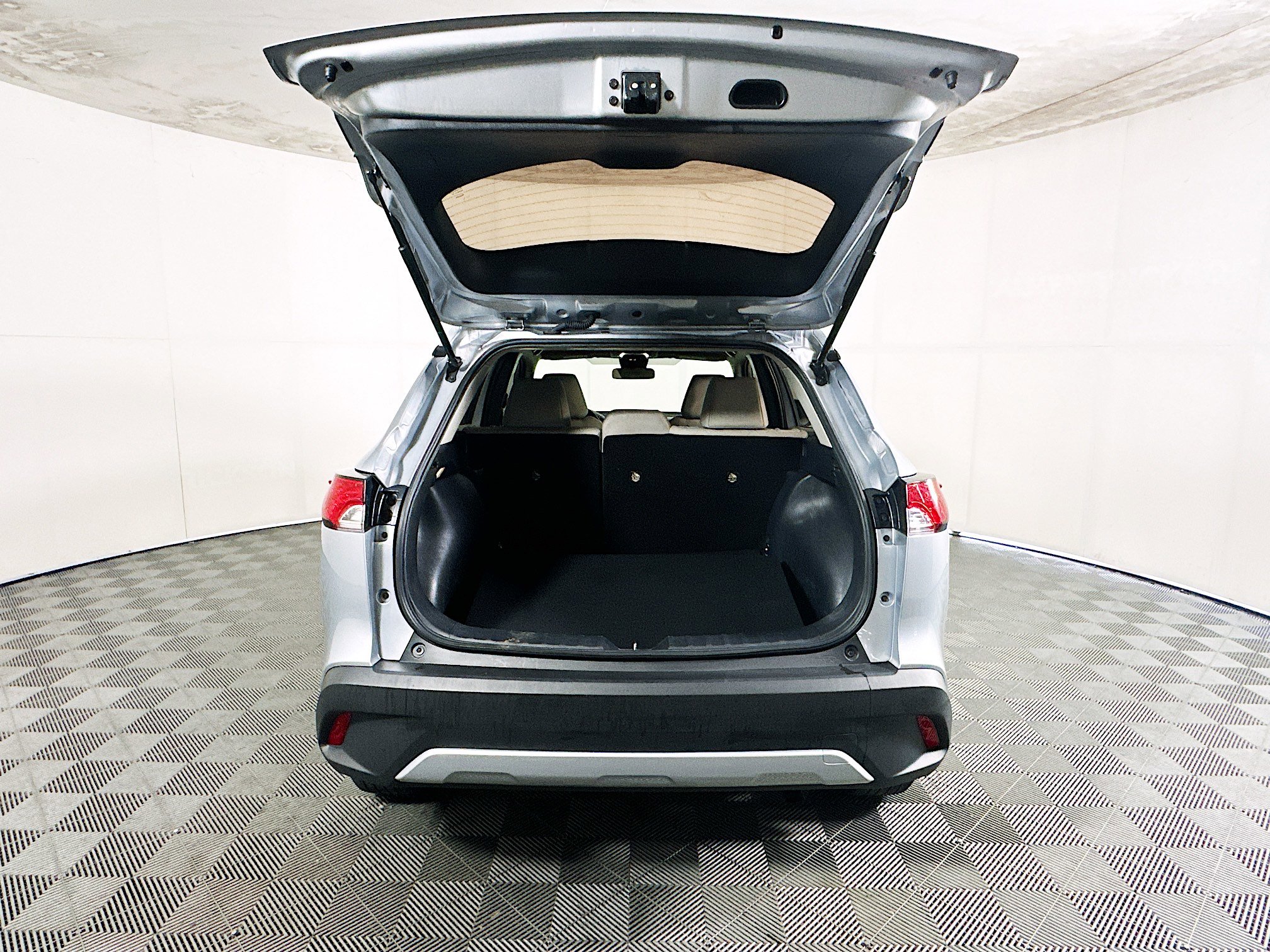 Used 2022 Toyota Corolla Cross L FWD image 30