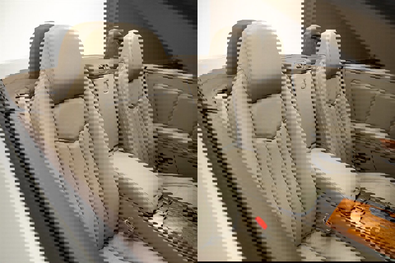 Used 2005 Cadillac XLR image 26