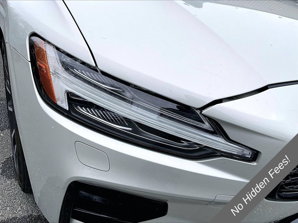 Used 2022 Volvo S60 B5 Momentum w/ Climate Package FWD image 27