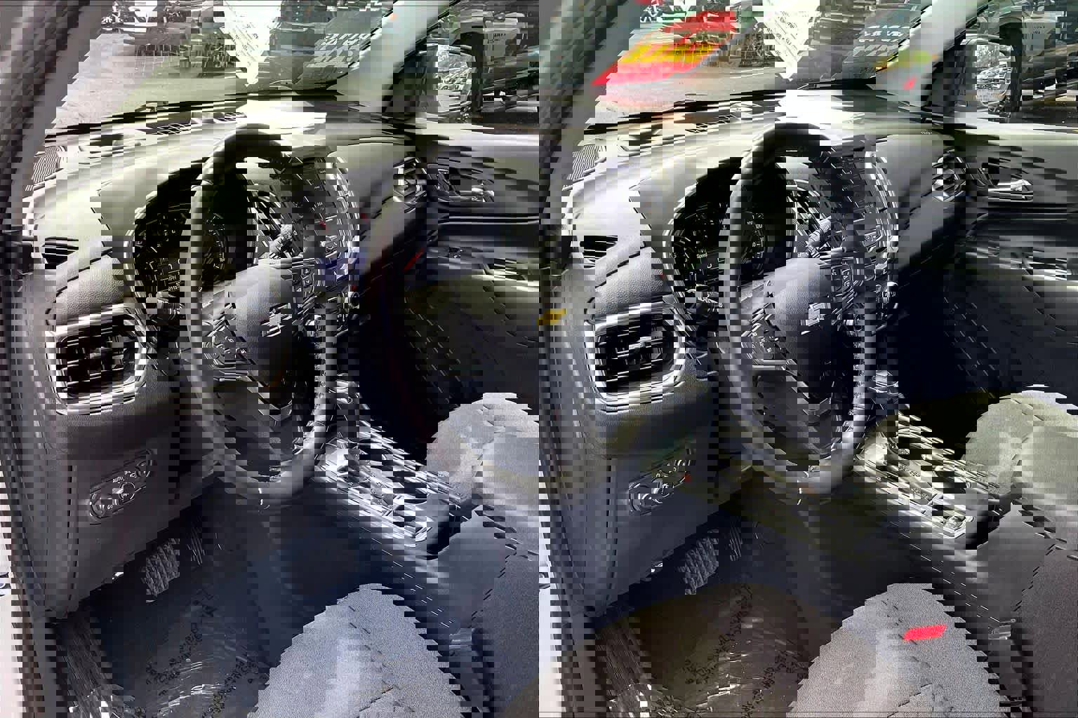 Used 2021 Chevrolet Equinox LT image 14