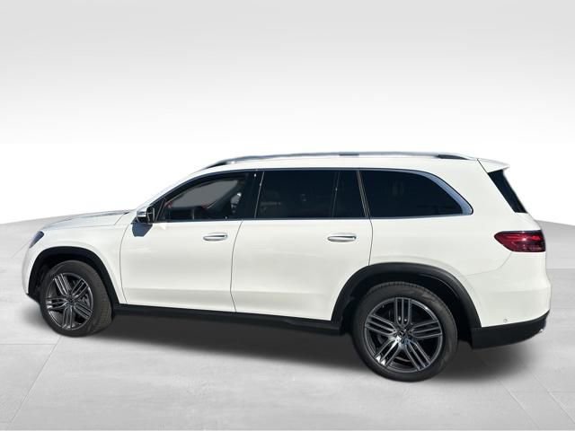 Used 2025 Mercedes-Benz GLS 450 4MATIC image 3