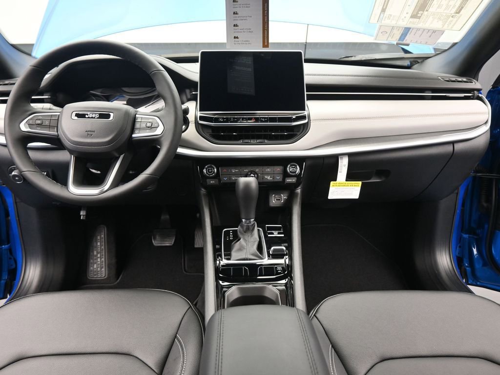 New 2025 Jeep Compass Limited image 24