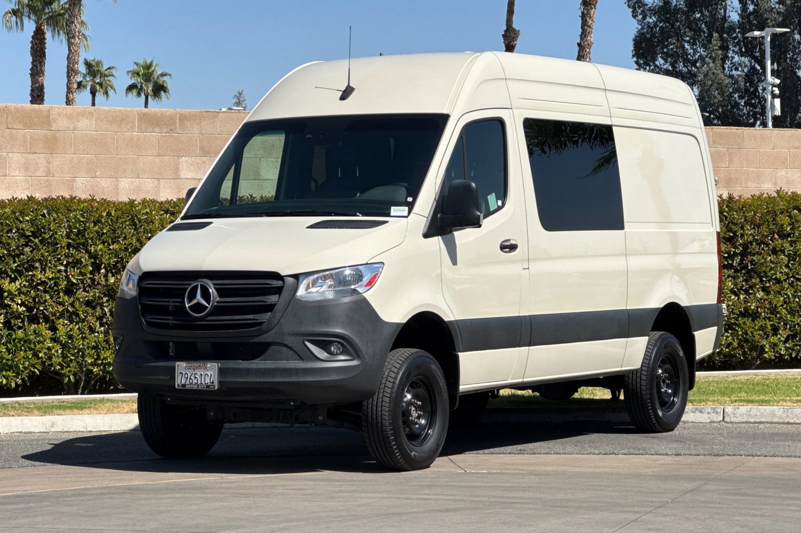 Used 2024 Mercedes-Benz Sprinter 2500 image 8