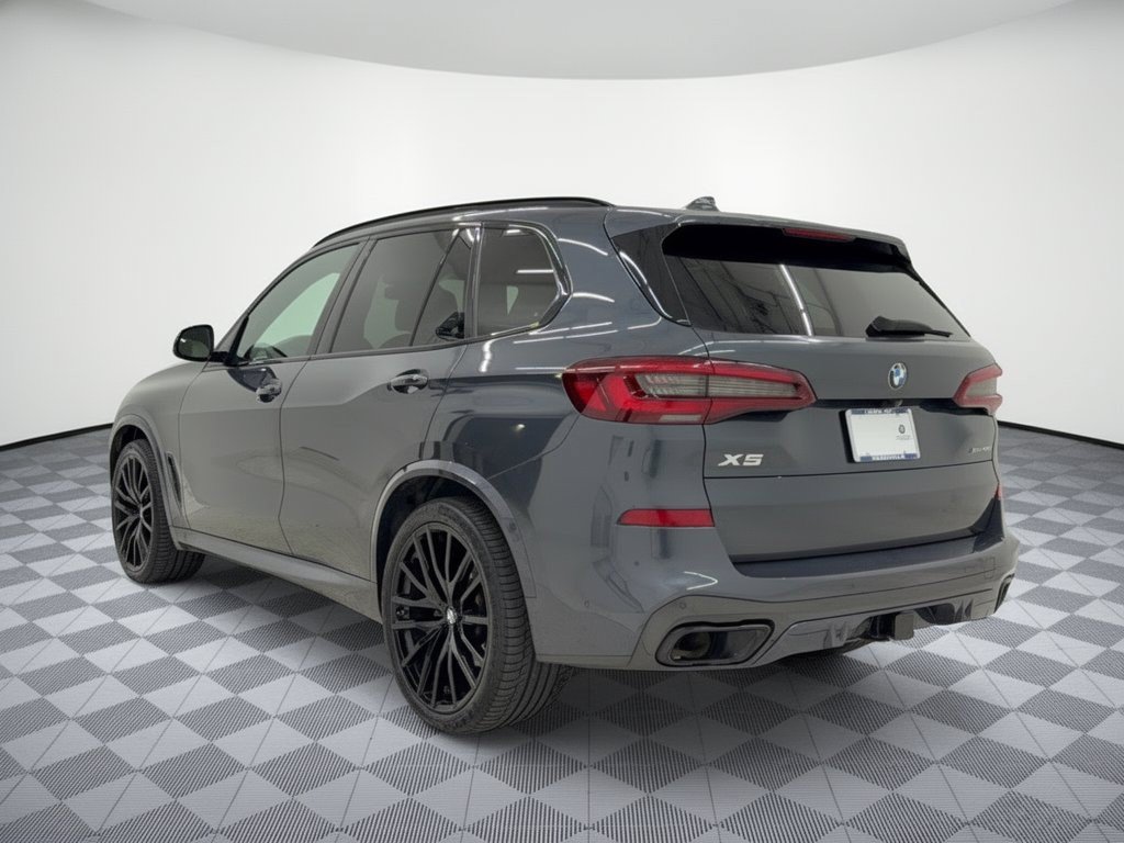 Used 2022 BMW X5 xDrive40i w/ M Sport Package AWD/4WD image 3