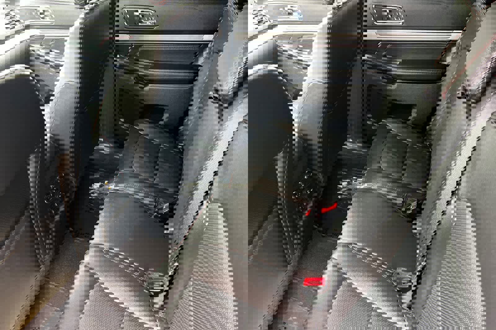 Used 2018 Ford Explorer Sport w/ Equipment Group 401A image 5