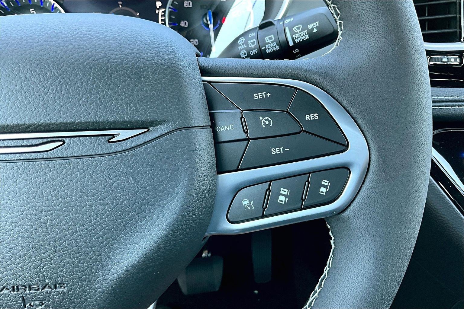 New 2027 Chrysler Pacifica Select AWD/4WD image 22