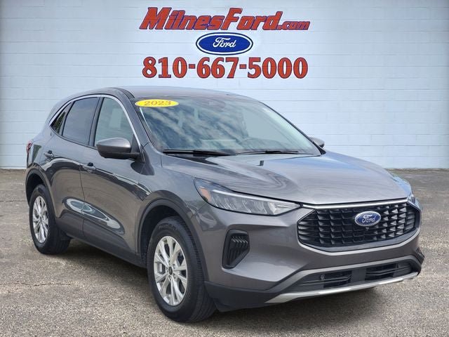 Used 2023 Ford Escape Active w/ Tech Pack #2 AWD/4WD image 2