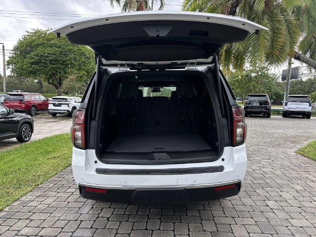 Used 2024 Chevrolet Suburban LT RWD image 28