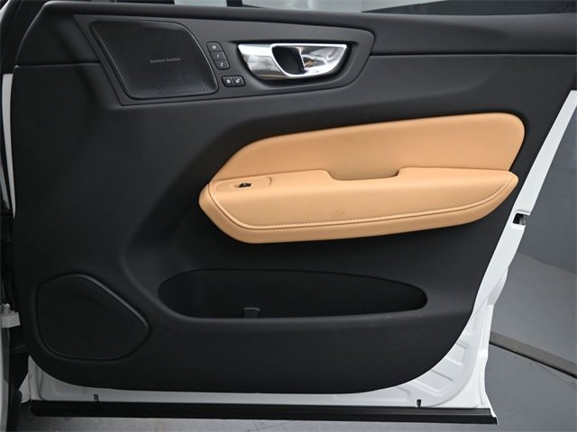 Used 2025 Volvo XC60 T8 Ultra w/ Protection Package Premier image 30