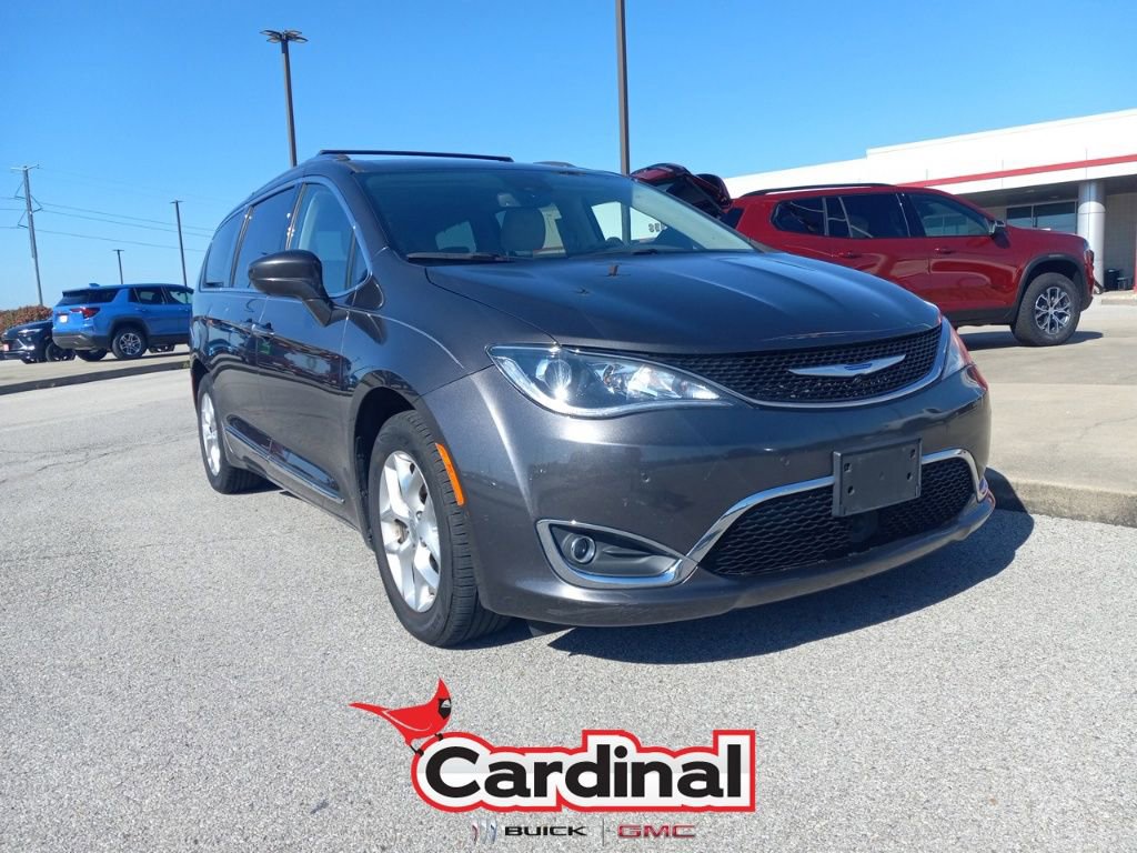Used 2020 Chrysler Pacifica Touring-L w/ Tire & Wheel Group