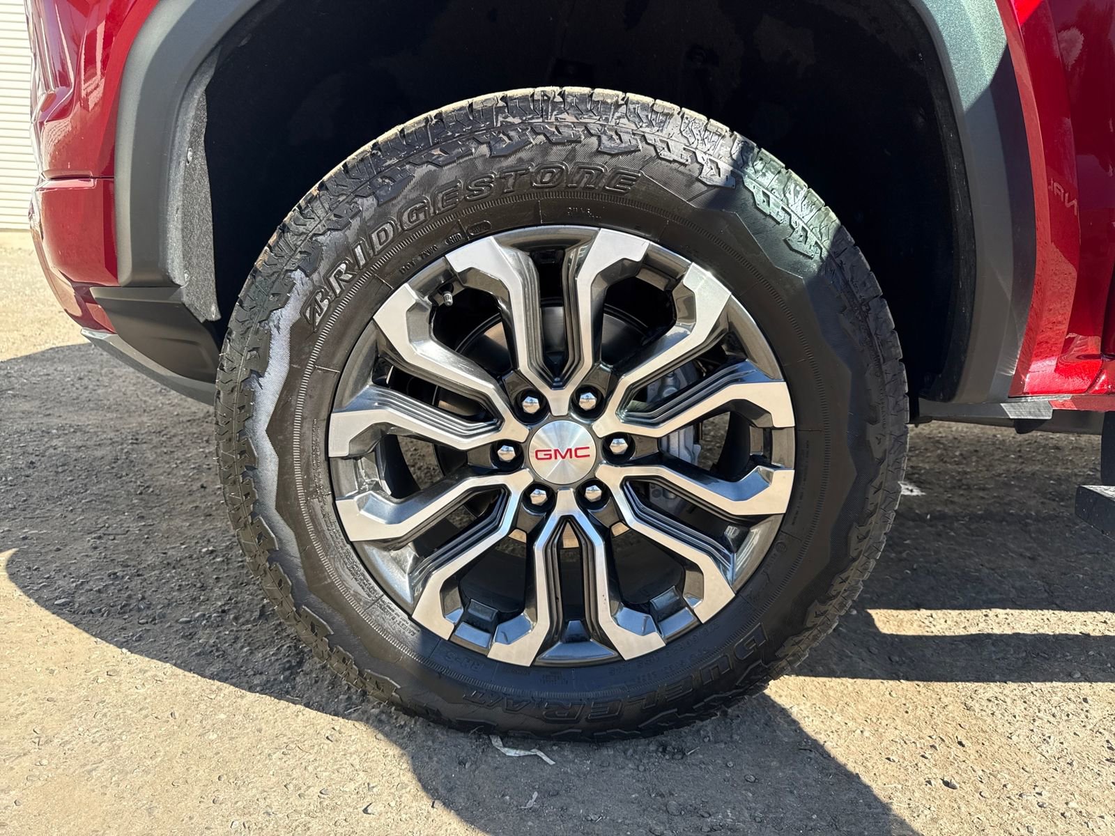 Used 2025 GMC Canyon Denali image 27